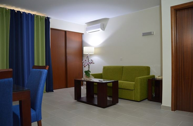 Aparthotel Cais de Oliveira 19